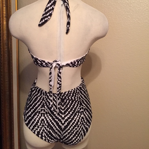 Sunburst CutOut Bathing Suit - Picture 8 of 10